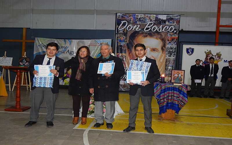 Alumnos y Profesores fueron premiados por participación en Concurso de Pintura