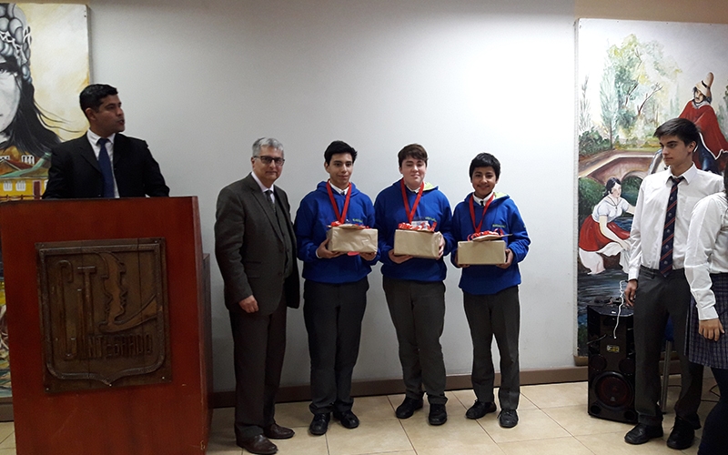 Academia de Ciencias CEST obtuvo primer lugar en Feria Colegio Integrado