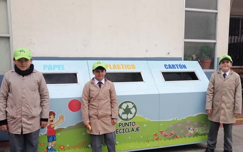 Proyecto ecológico en el CEST promueve el reciclaje