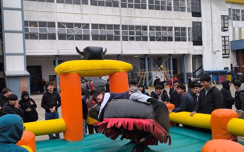 CEST festejó a sus alumnos