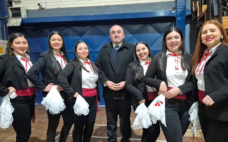 Comunidad educativa celebró el Mes de la Patria