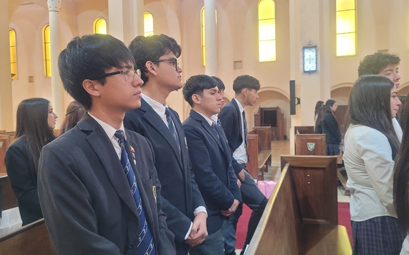 Estudiantes participaron en Eucaristía de 4° Medios en Catedral de Talca