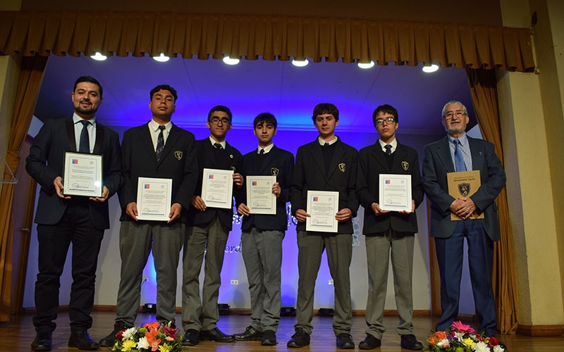 Red Cordillera reconoció mejores alumnos y profesores de Colegios Técnicos Profesionales