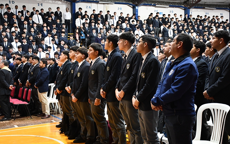 CEST realizó emotiva despedida a Cuartos Medios 2025