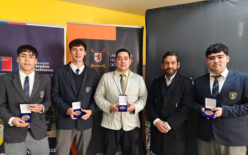 Estudiantes de Electricidad obtuvieron 2° lugar en Feria Eléctrica de la USACH