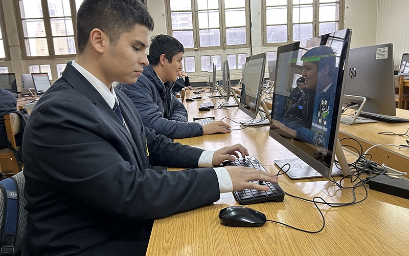 CEST participó en 5° Concurso de Biología Celular y Molecular