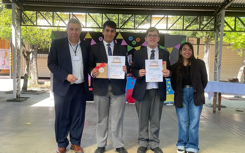 Estudiantes obtienen 1° lugar en la 8ª Feria Nacional de Ciencias en Talca