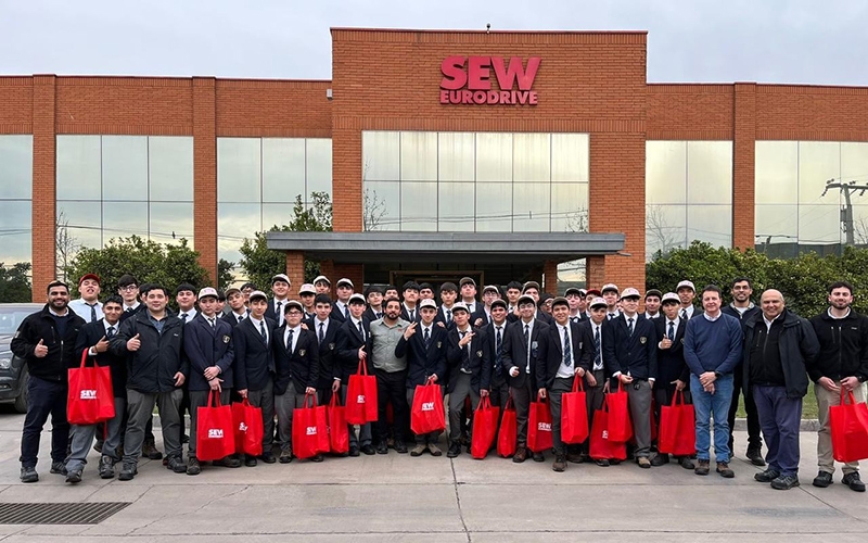 Estudiantes del 3° Medio C realizaron visita técnica a SEW-Eurodrive