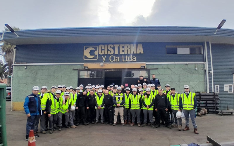 4° A de Mecánica Industrial visitó Maestranza Cisterna y Cía en Santiago