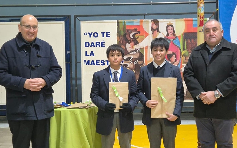 Estudiantes reconocidos por participar en Olimpiadas Matemáticas