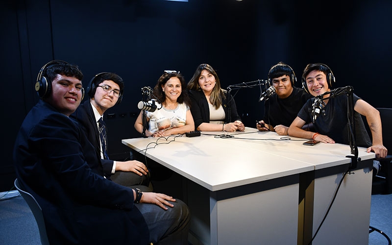 Estudiantes del Taller Reporteros Salesianos en Acción conocen Escuela de Periodismo U. Autónoma
