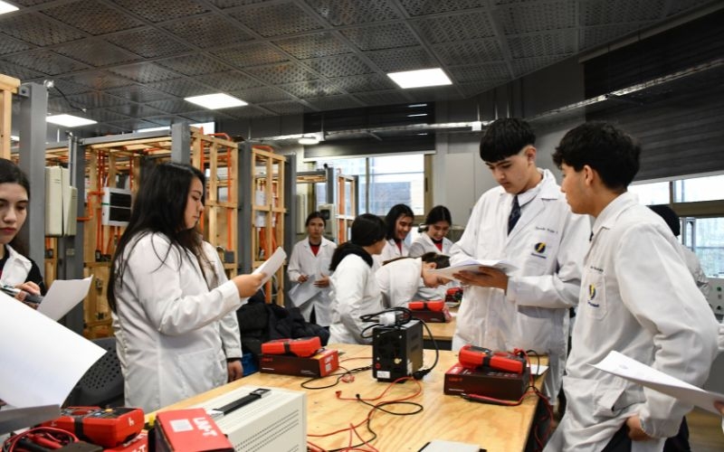 CEST y Liceo Santa Teresita vinculan ciencia y práctica