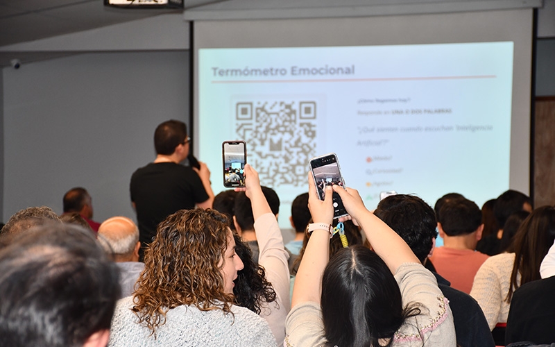 CEST desarrolla Capacitación Docente “Inteligencia Artificial en el Aula”