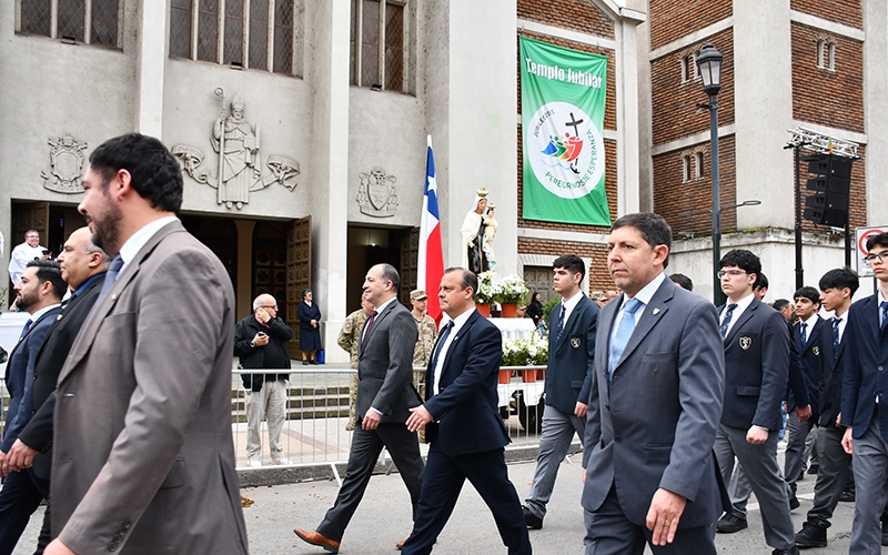 CEST desfiló en honor a la Virgen del Carmen en el Día de Oración por Chile