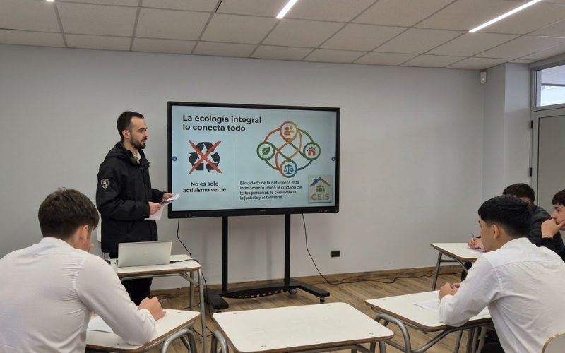 Jóvenes se preparan para Campamento Nacional CEIS