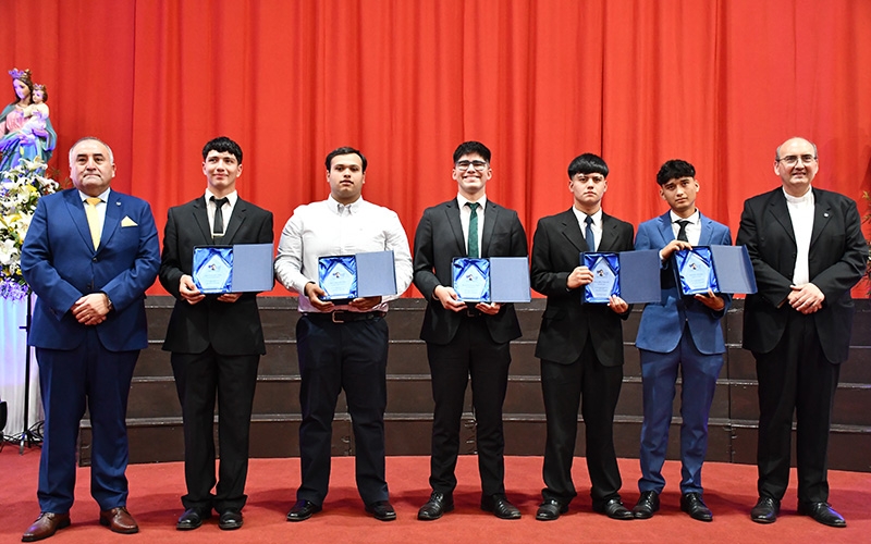 Ceremonia de Titulaci&oacute;n 2025 en el CEST