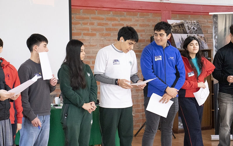 Estudiantes del CEST convocaron a jornada interescolar de liderazgo y ciudadanía digital
