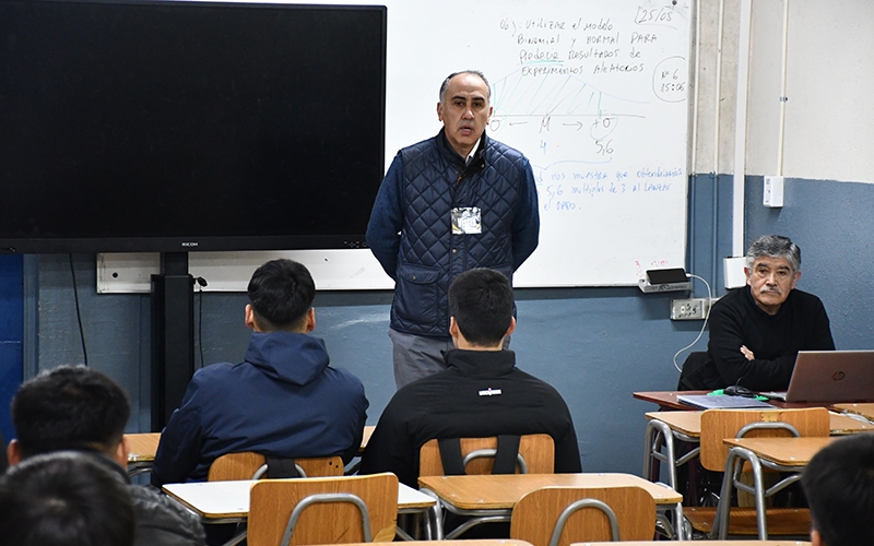 Exalumno compartió su experiencia con estudiantes 4° ATP