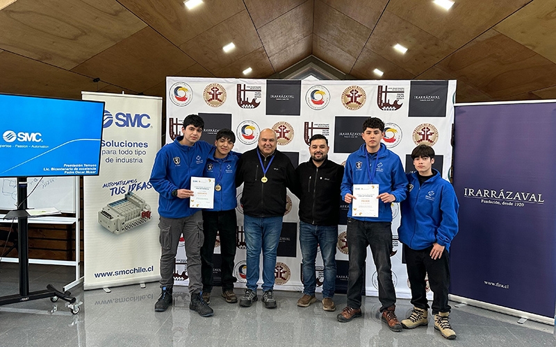 CEST destacó en competencia regional de Mecatrónica
