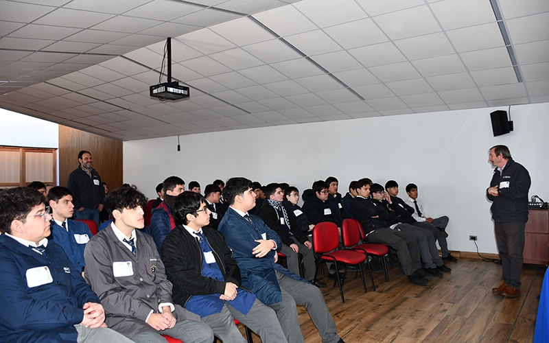 Estudiantes de Gráfica vivieron enriquecedora experiencia junto a empresa GRAVAL