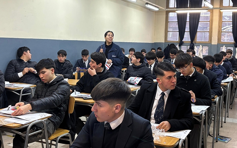Estudiantes recibieron perfil vocacional aplicado por Fundación Luksic