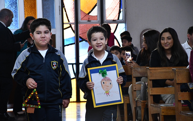 Estudiantes de kínder celebraron su transición al Primer Ciclo en emotiva liturgia