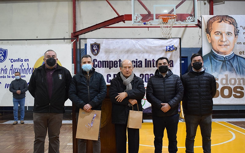 Comunidad Educativa de Talca celebró día del Párroco